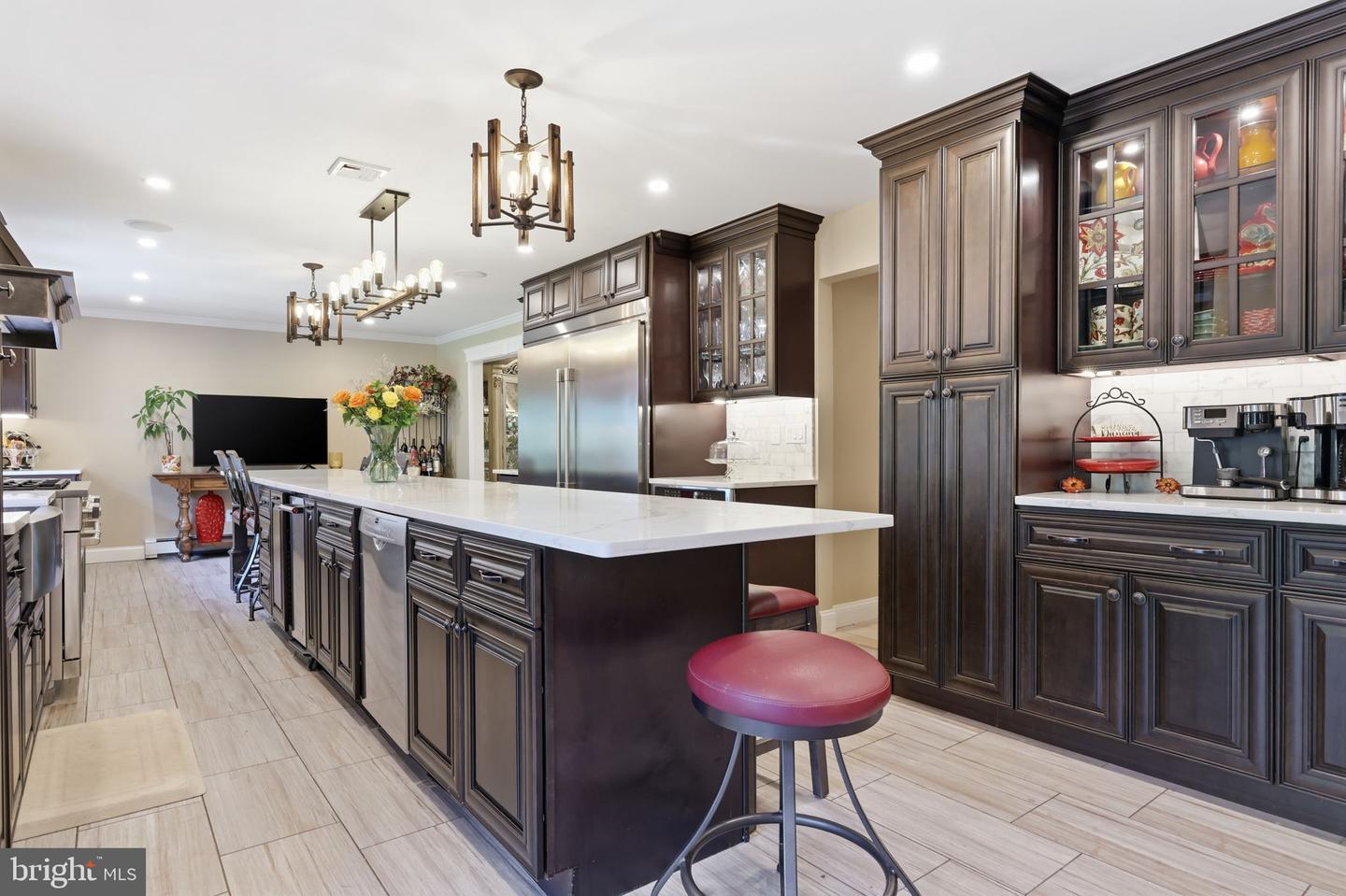 80 High Point W Property Photo 11
