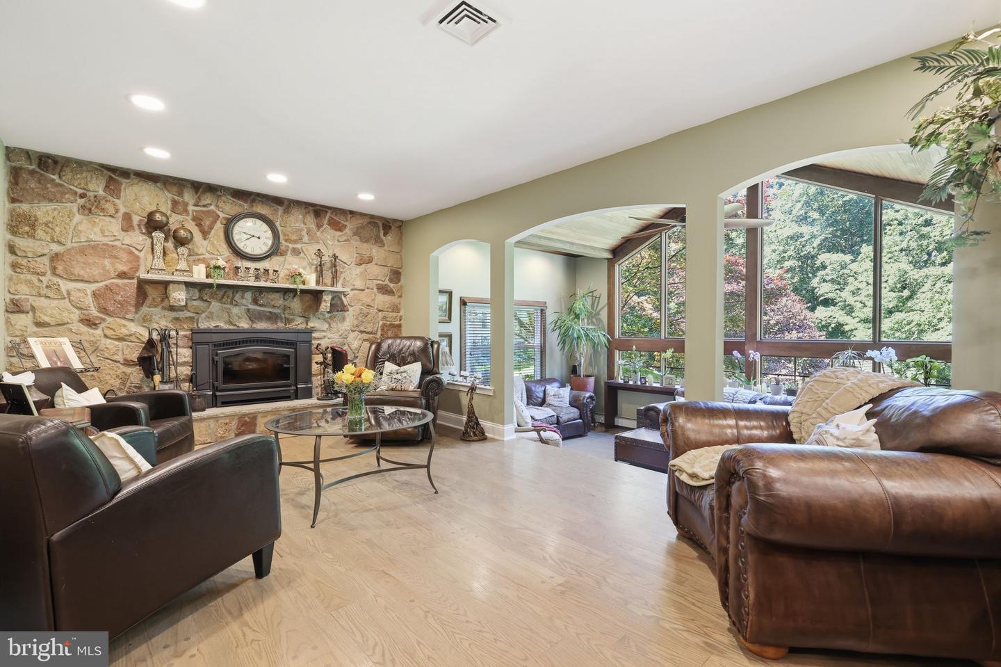 80 High Point W Property Photo 17