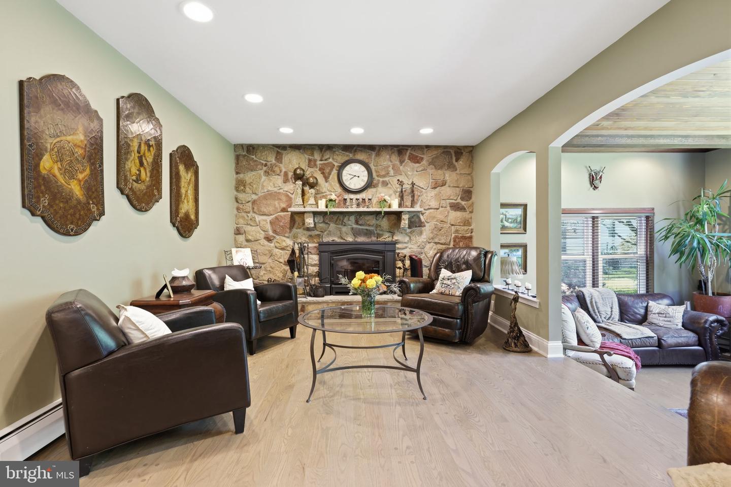 80 High Point W Property Photo 18