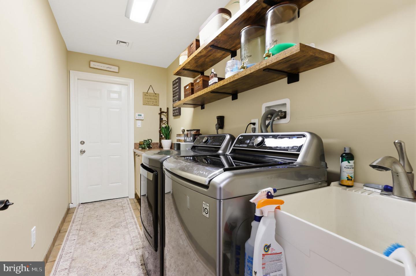 80 High Point W Property Photo 22