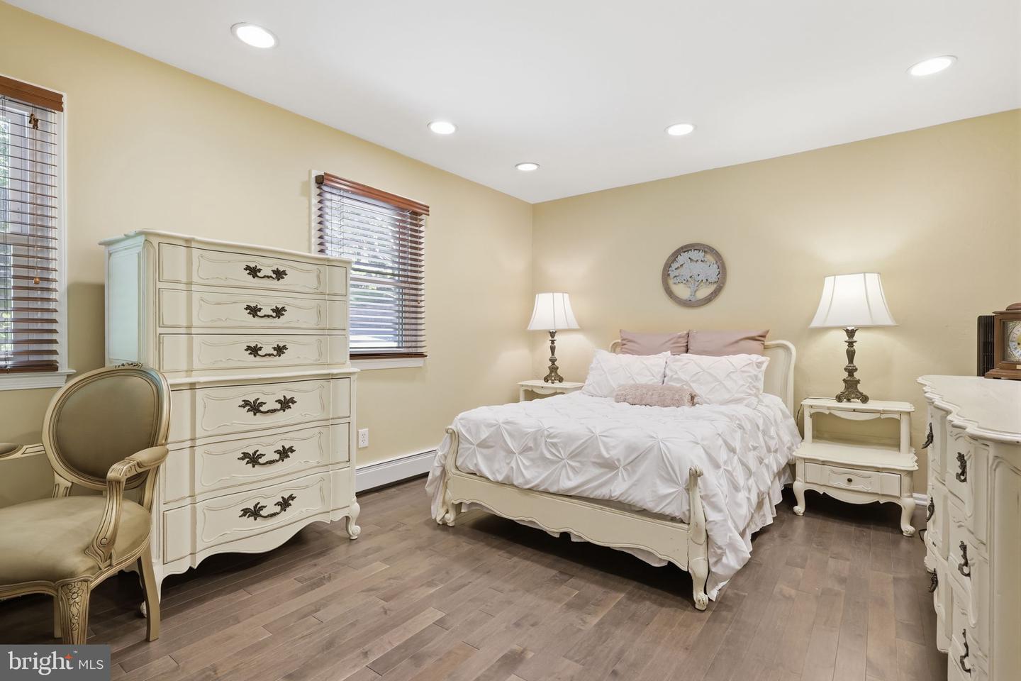 80 High Point W Property Photo 23