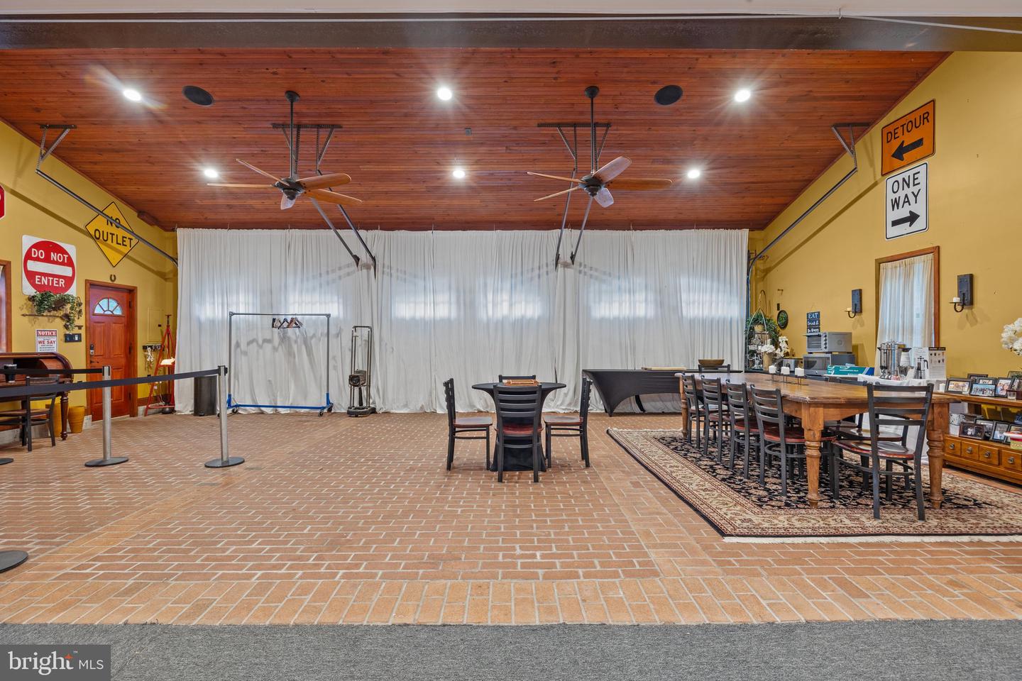 80 High Point W Property Photo 62