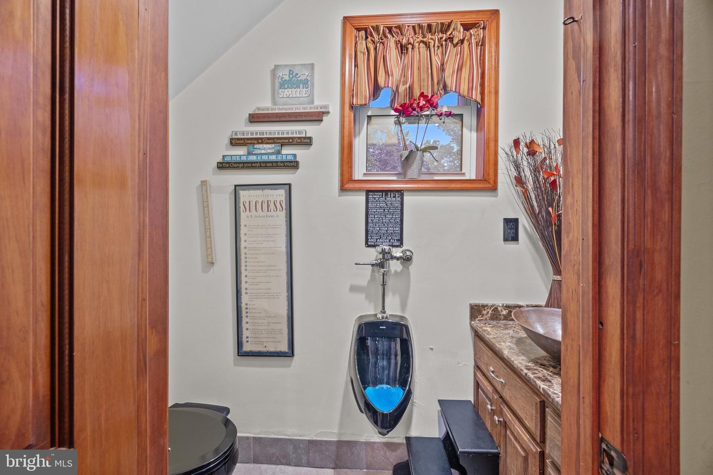 80 High Point W Property Photo 74
