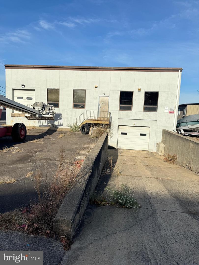 400 Lincoln Ave #c Property Photo 3