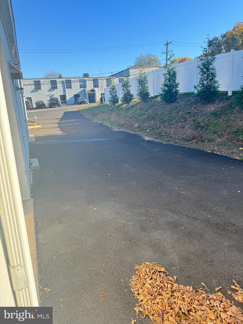 390 Lincoln Ave #c And D Property Photo 15