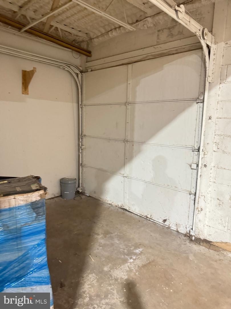 390 Lincoln Ave #c And D Property Photo 16