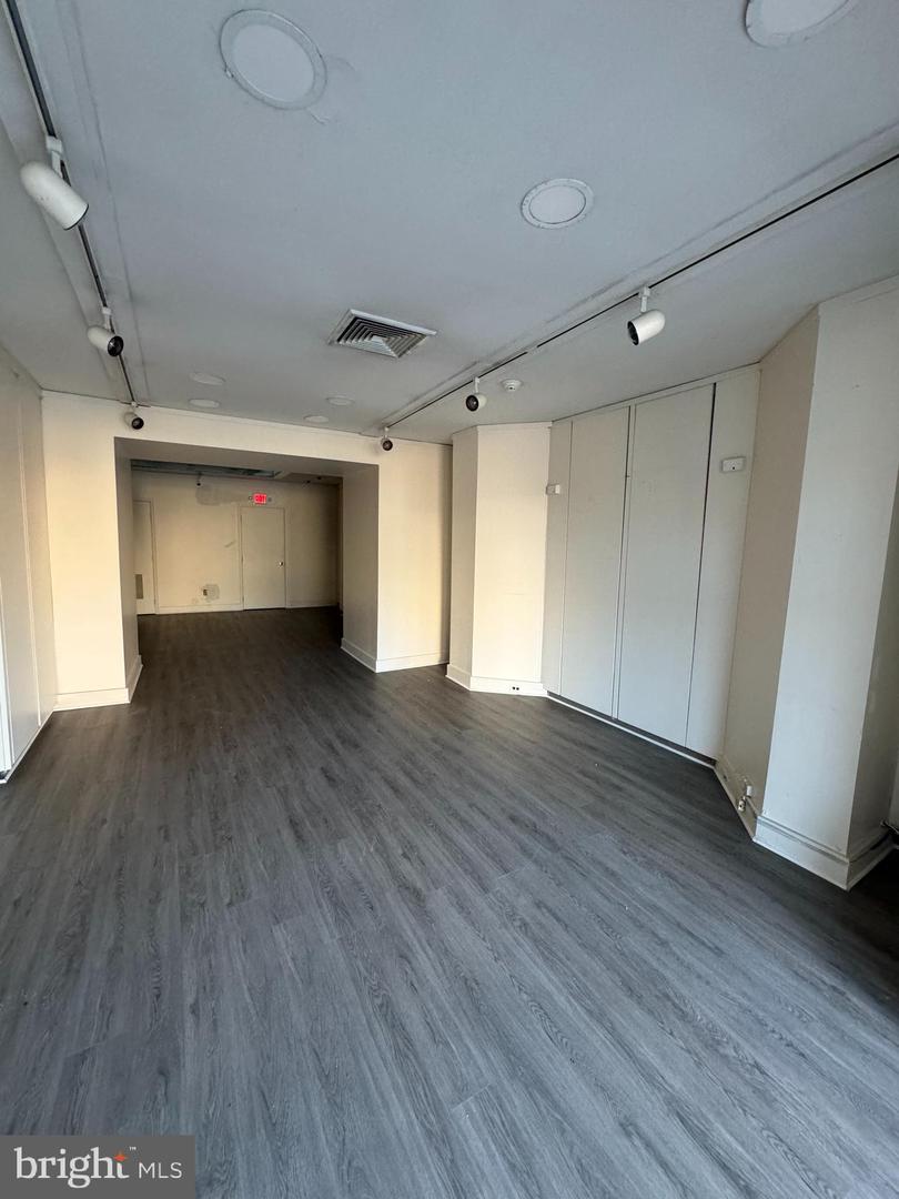 475 York Rd #1st Floor Property Photo 5