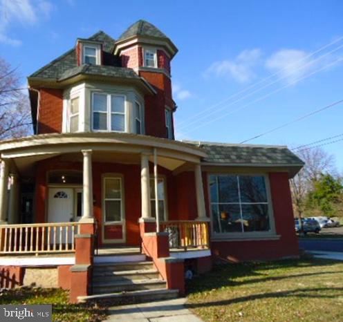 311 HAWS AVE Property Photo 1