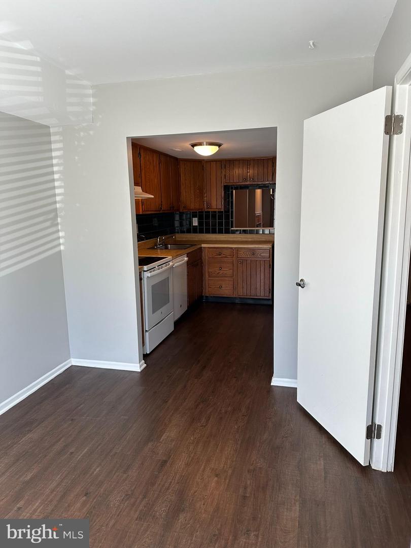 412 Stonybrook #412 Property Photo 6