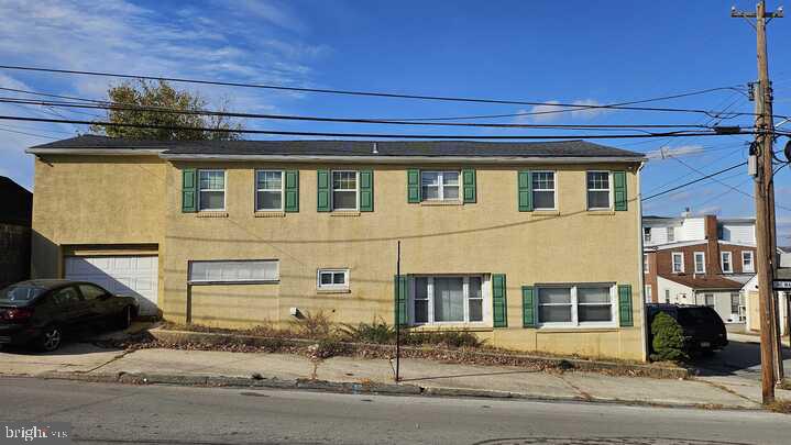 700 Green St Property Photo