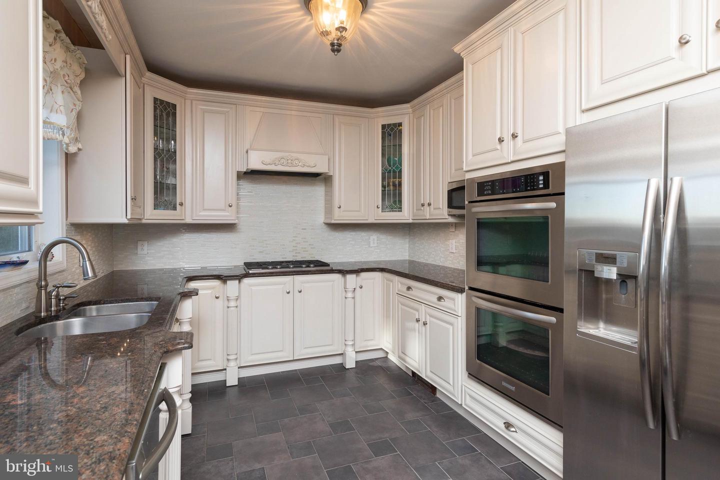 2150 Saint Alberts Cir Property Photo 27