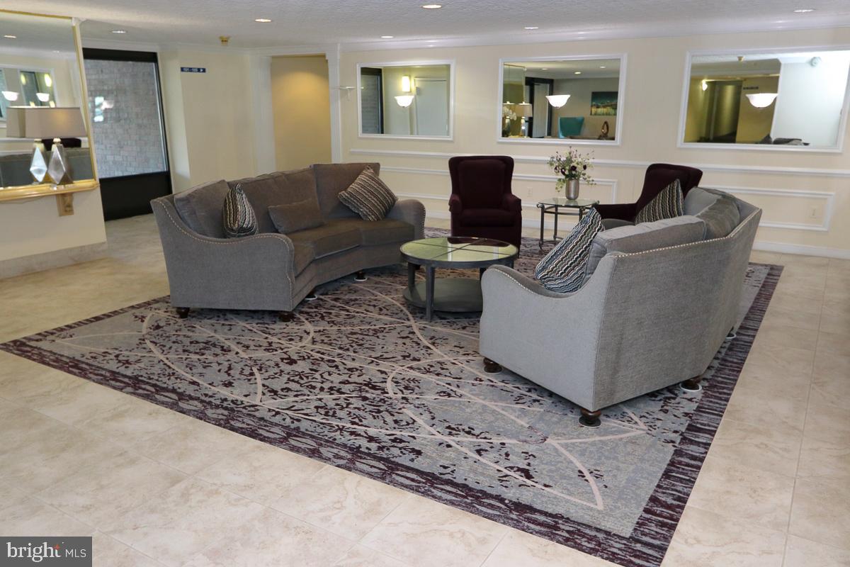 1570 The Fairway #507e Property Photo 3