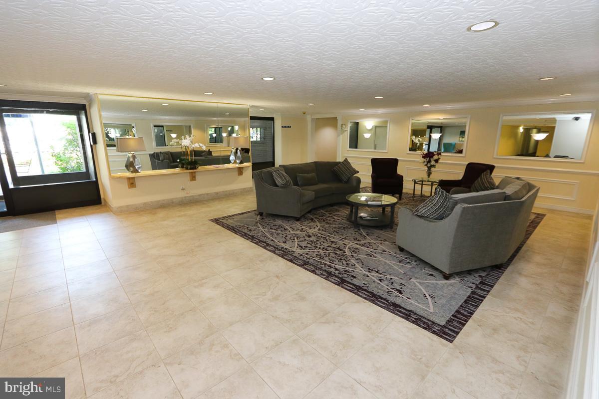 1570 The Fairway #507e Property Photo 4