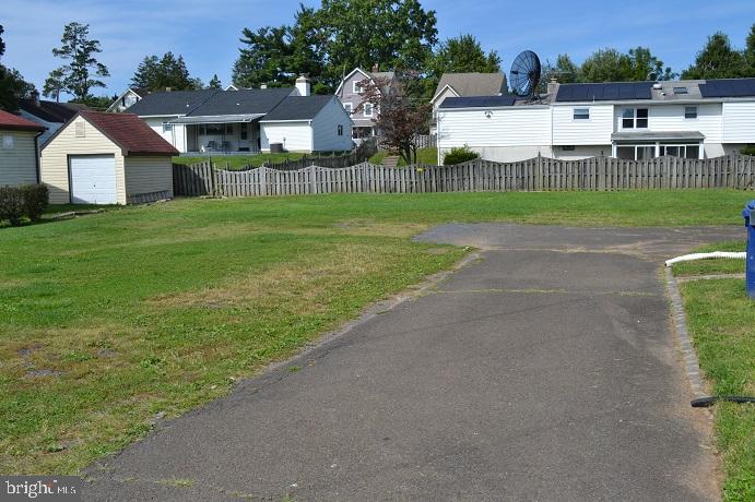 1664 Easton Rd Property Photo 4