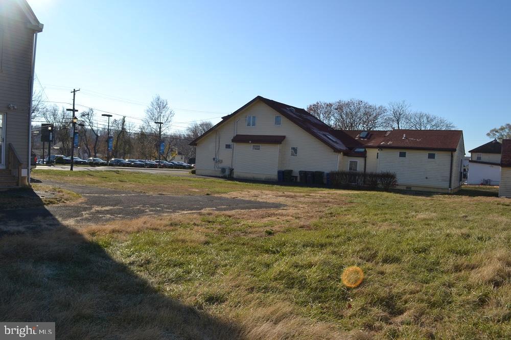 1664 Easton Rd Property Photo 6