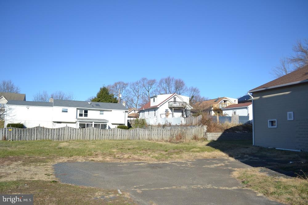 1664 Easton Rd Property Photo 7