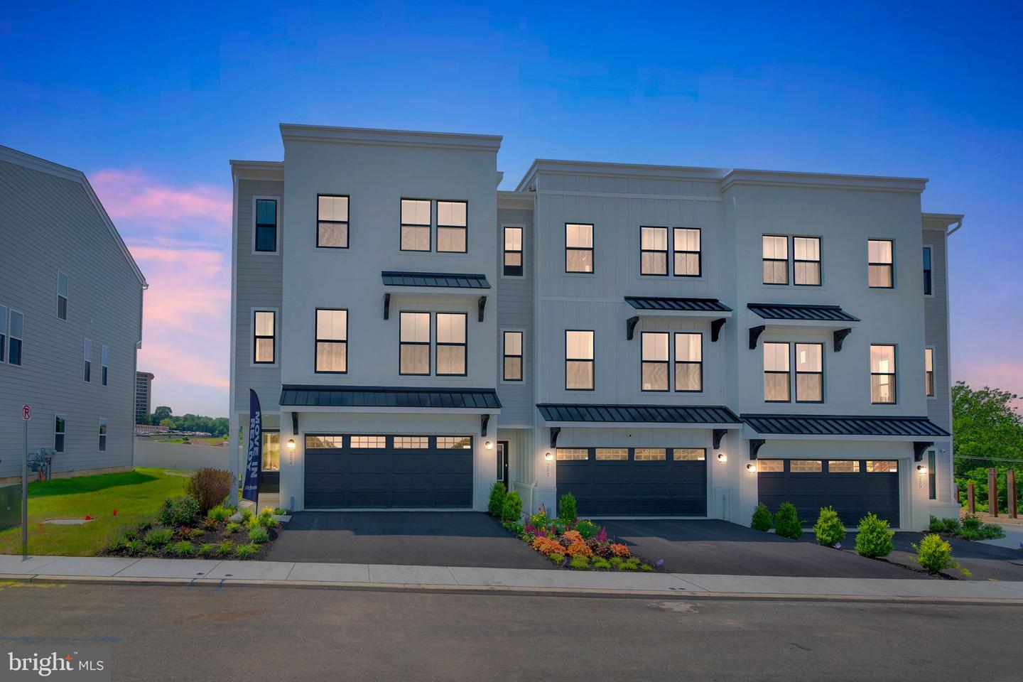 254 RIVER TRAIL CIRCLE #FEBRUARY MOVE-IN Property Photo 1