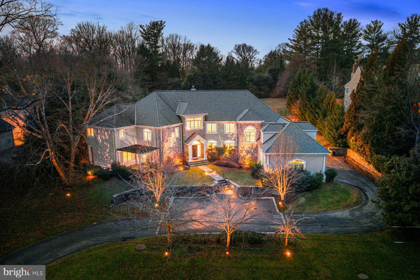 952 Lafayette Rd Property Photo