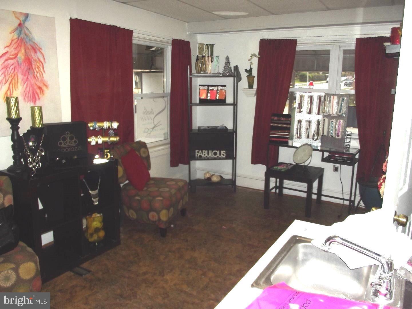 1448 Powell St Property Photo 10