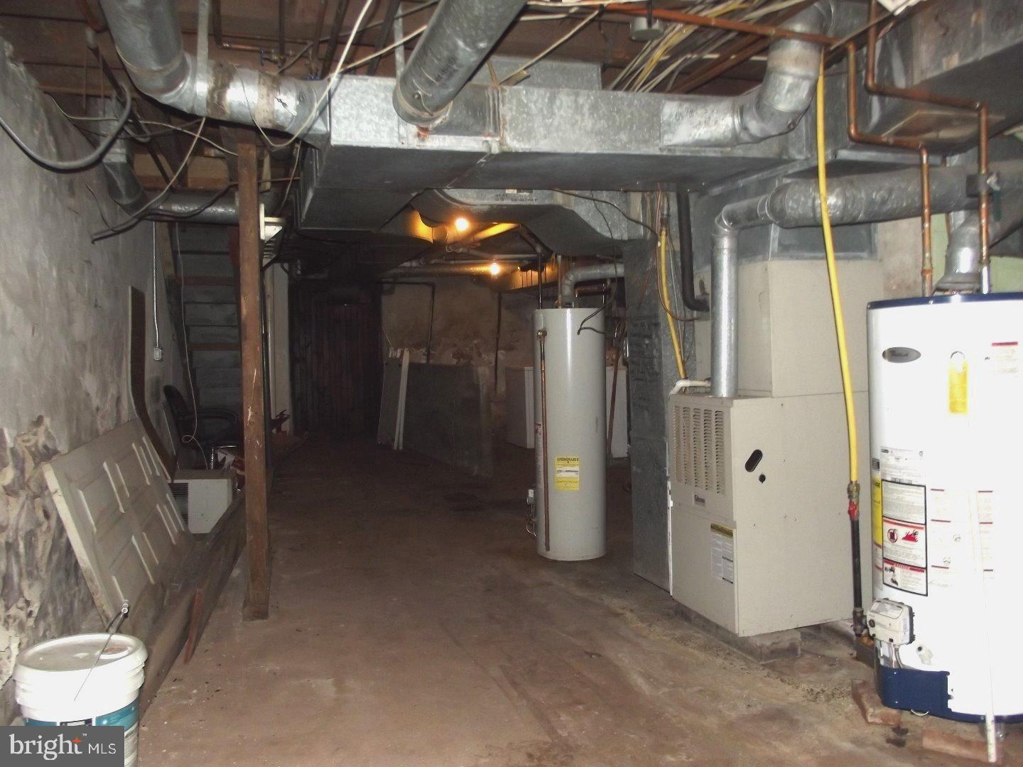 1448 Powell St Property Photo 14