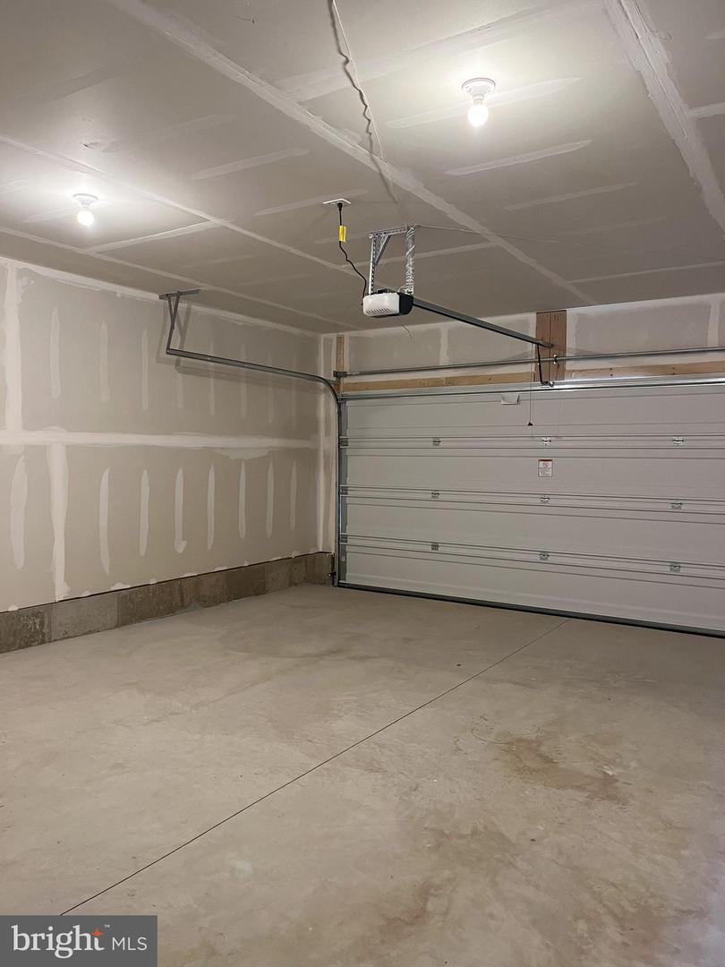 63 Continental Way Property Photo 9