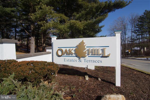 1740 Oakwood Ter #14-e Property Photo 1