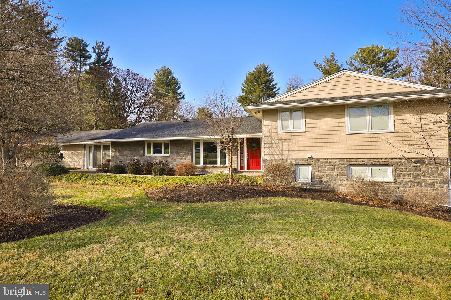 463 Holly Rd Property Photo