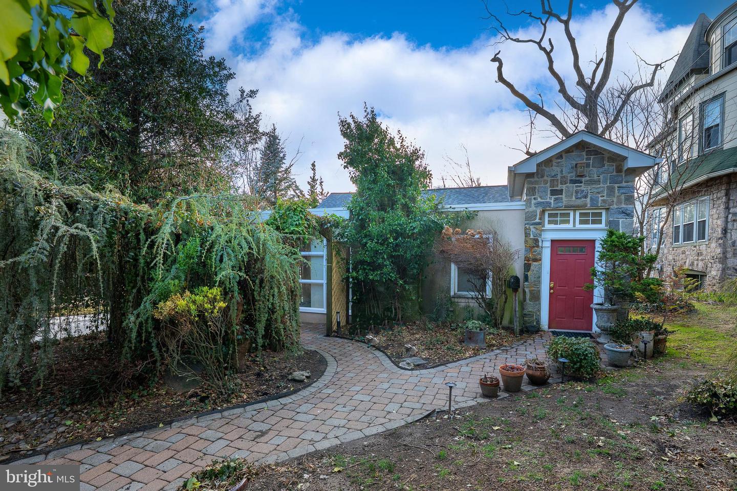 200 Forrest Ave Property Photo