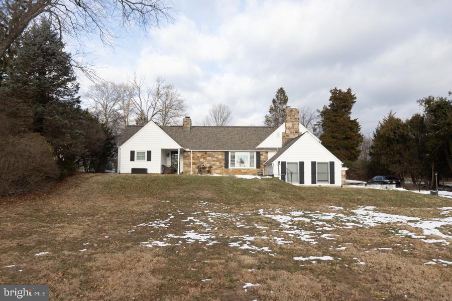 2109 Fleming Rd Property Photo