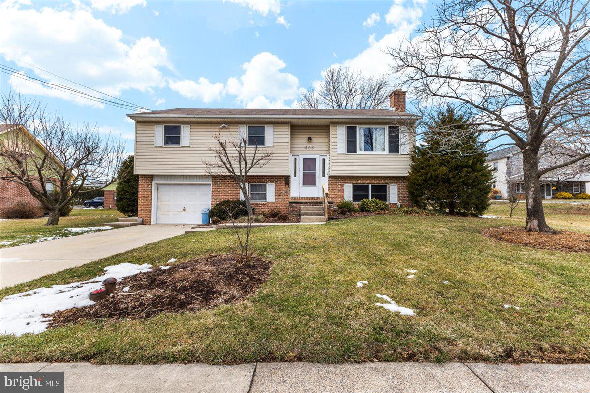 303 Fairview St Property Photo 1