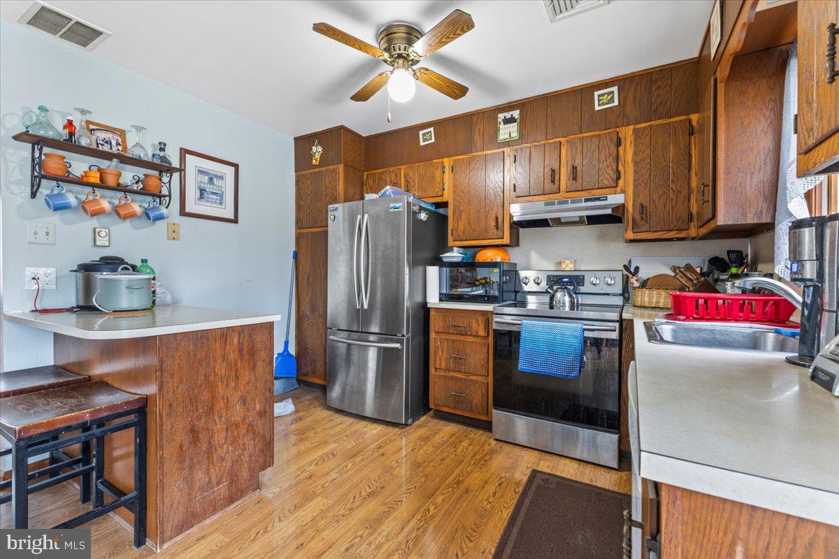 303 Fairview St Property Photo 12