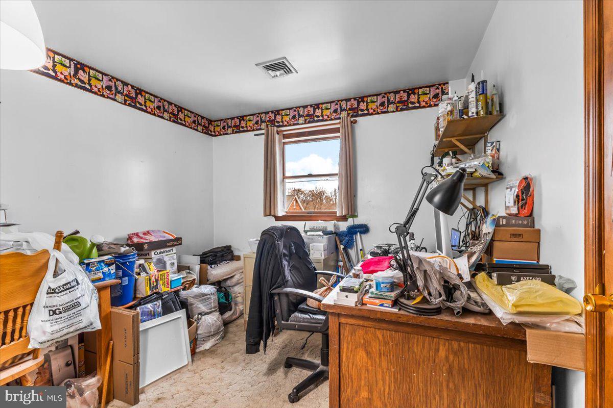 303 Fairview St Property Photo 16