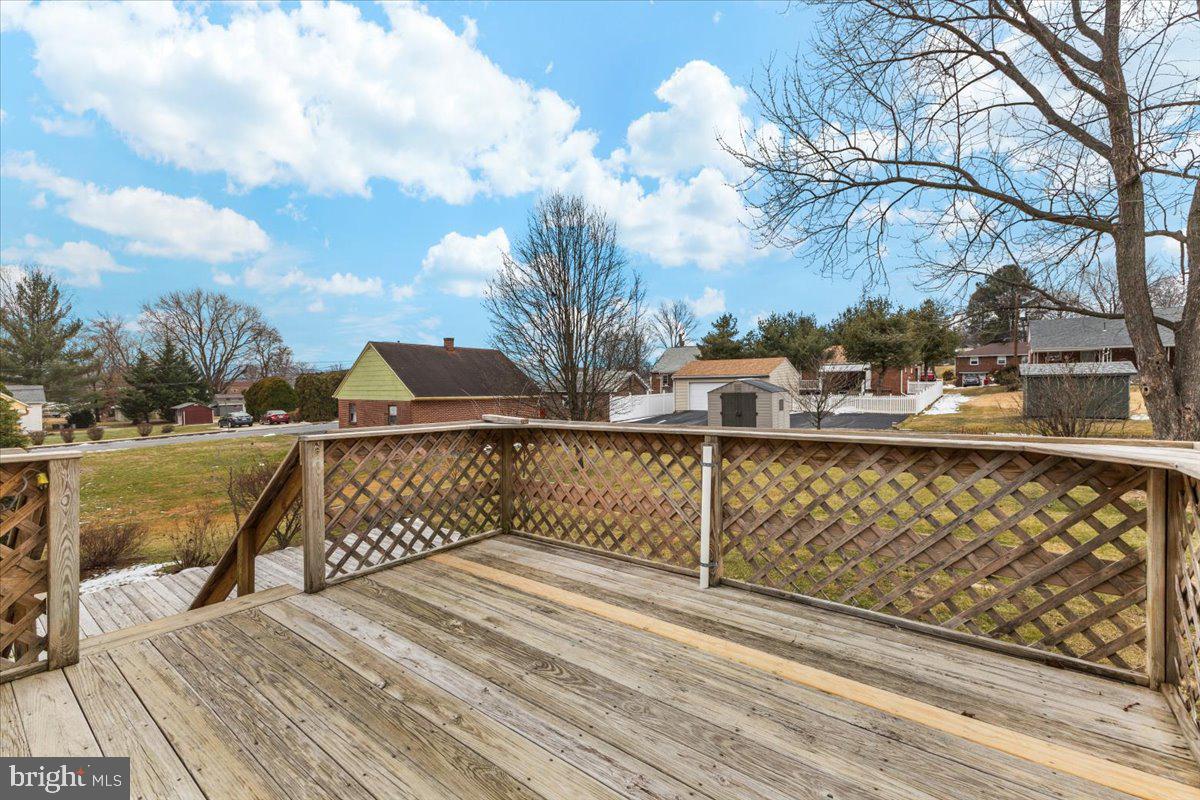 303 Fairview St Property Photo 20
