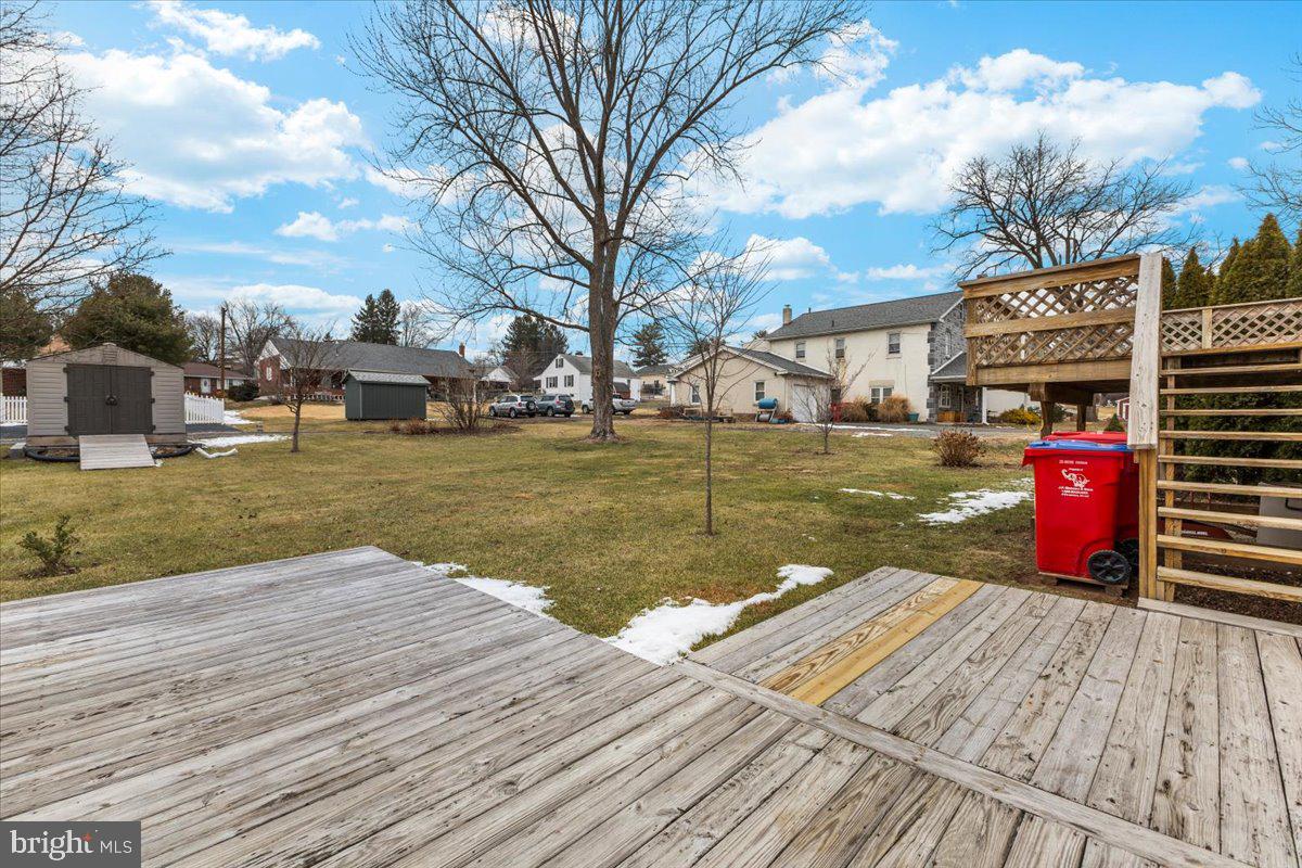 303 Fairview St Property Photo 21