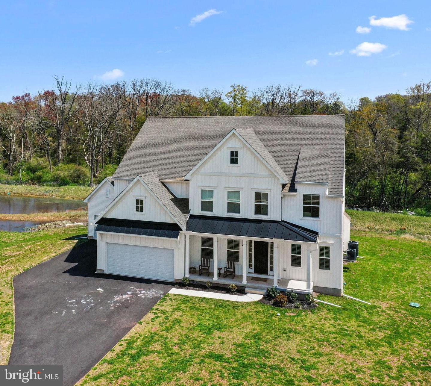 1033 Smyth Ln Property Photo 4