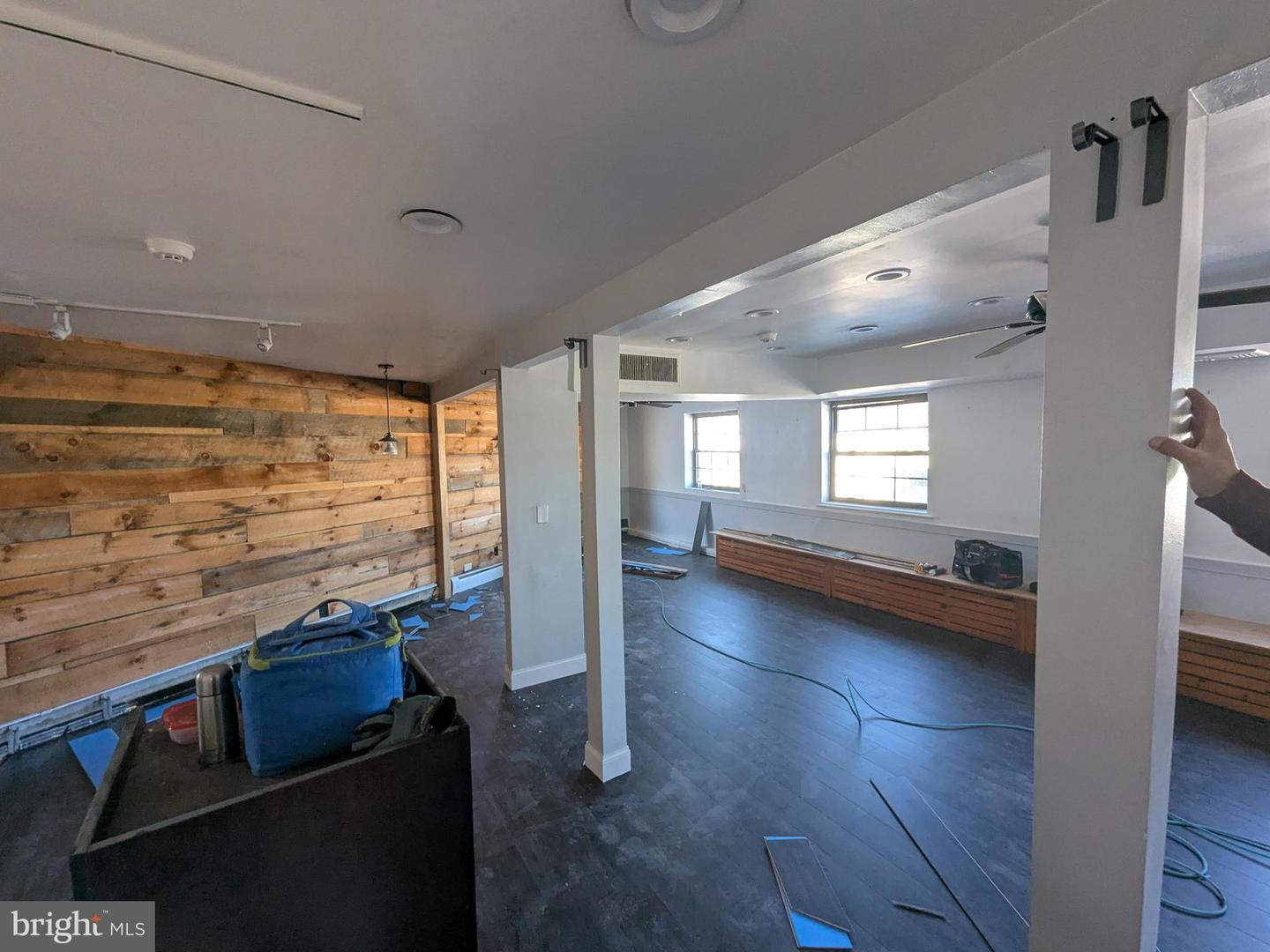 7852 Montgomery Ave Property Photo 2