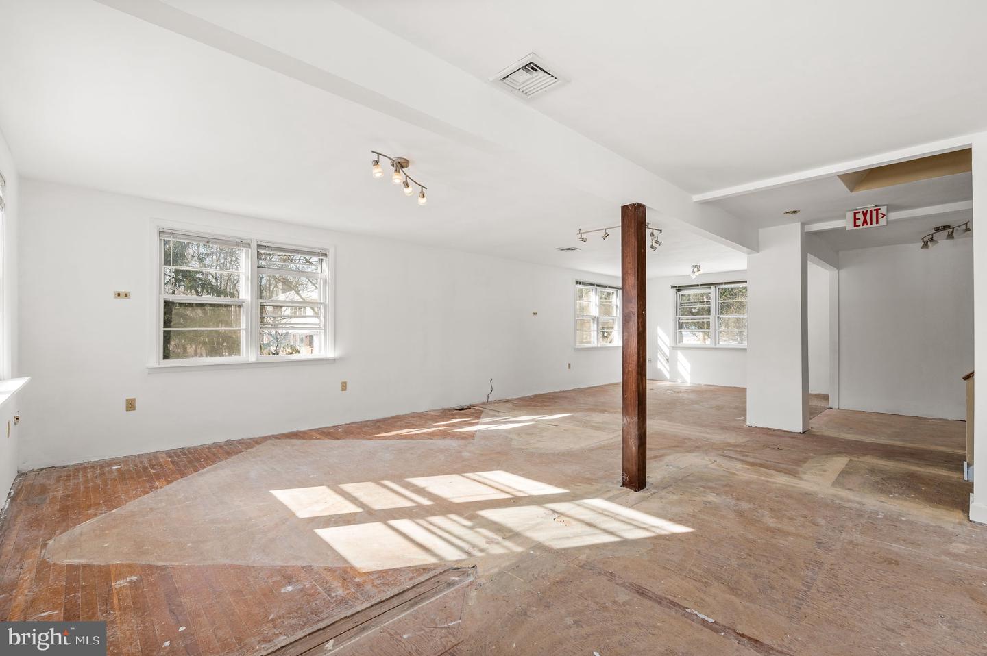 724 Fitzwatertown Rd Property Photo 22