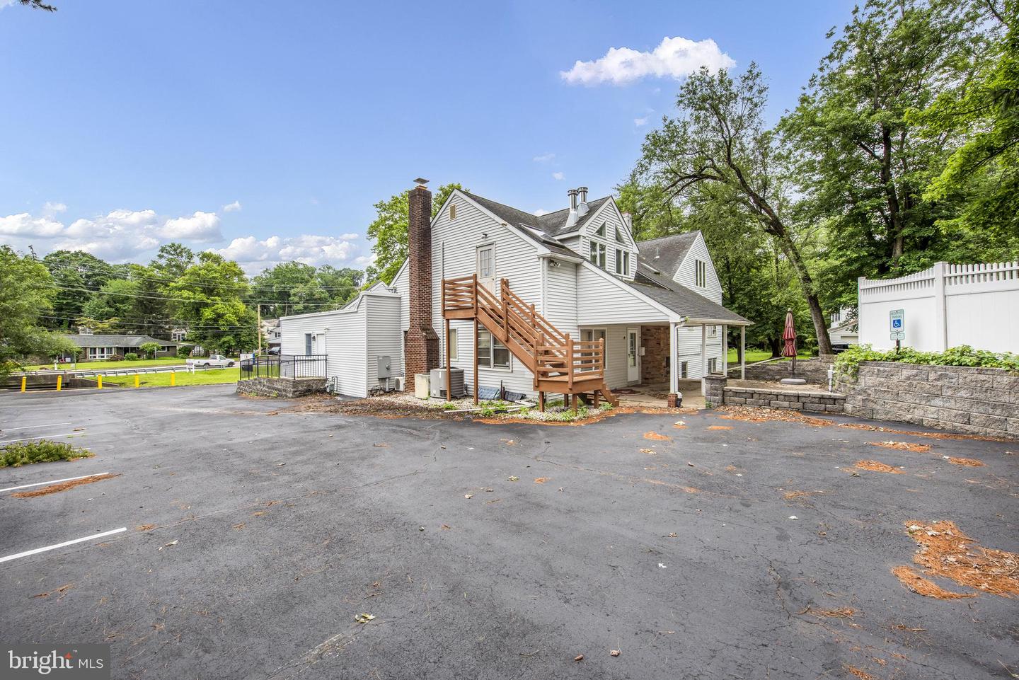 724 Fitzwatertown Rd Property Photo 35