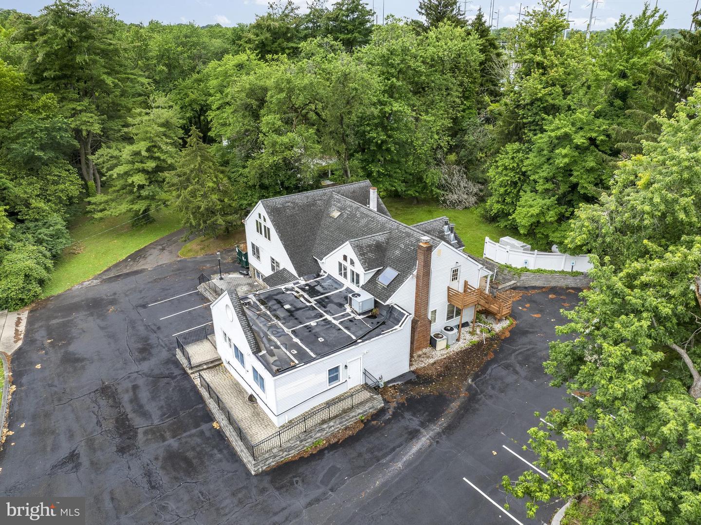 724 Fitzwatertown Rd Property Photo 37