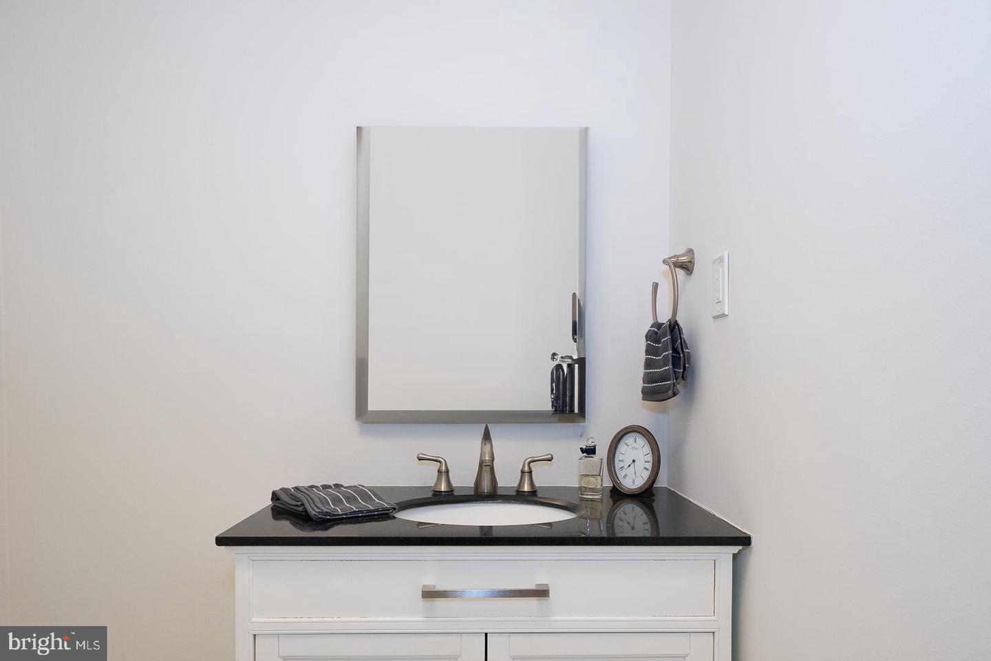 1730 Oakwood Ter #9-a Property Photo 14