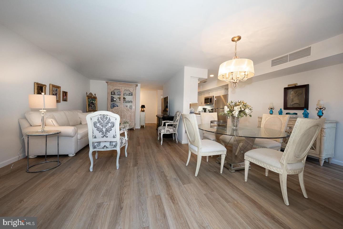 1730 Oakwood Ter #9-a Property Photo 18