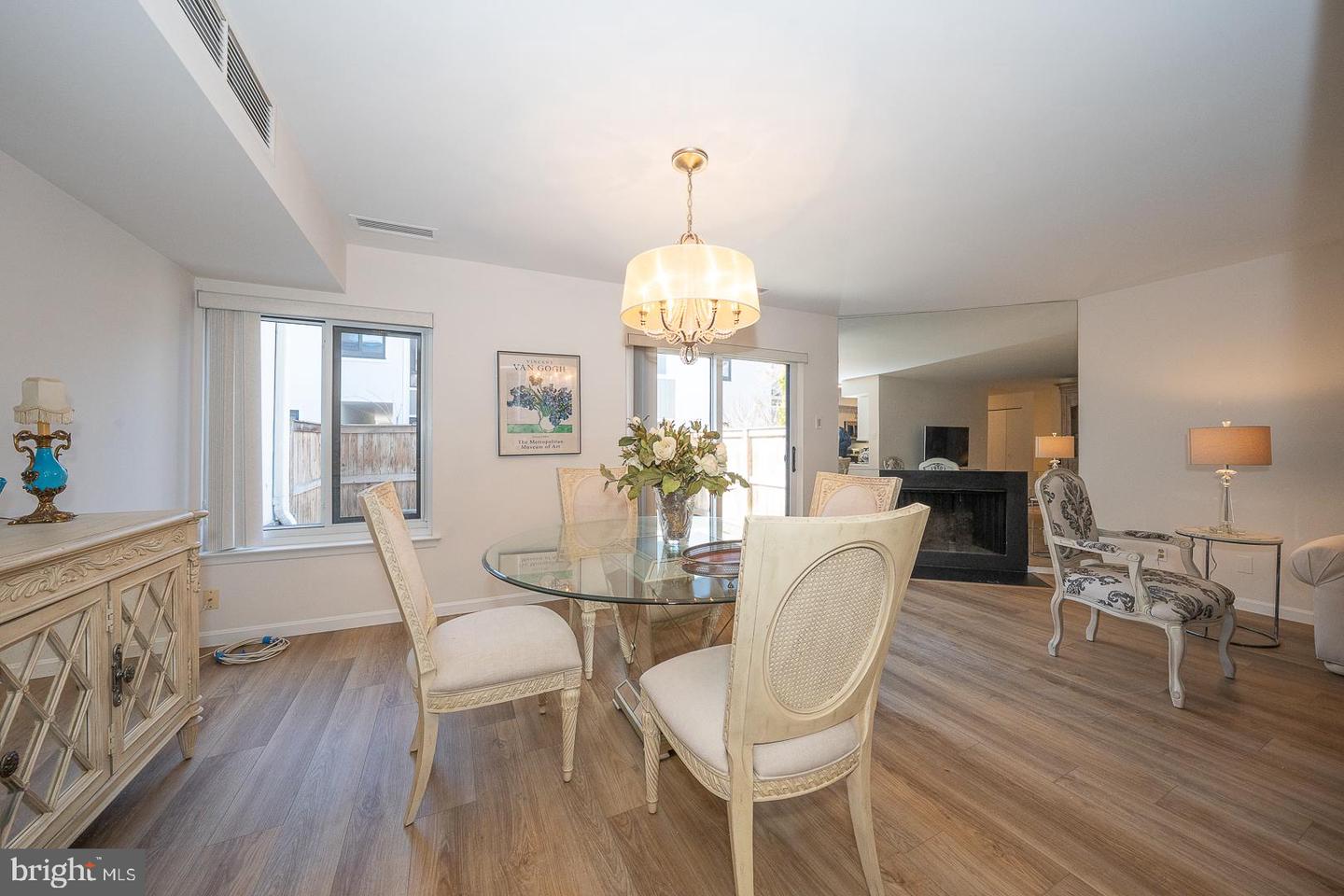 1730 Oakwood Ter #9-a Property Photo 19
