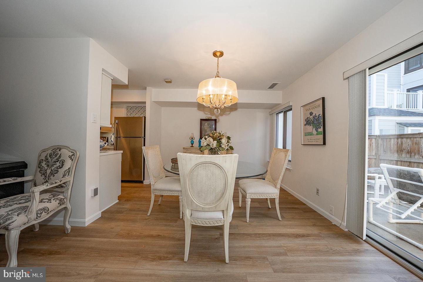 1730 Oakwood Ter #9-a Property Photo 21
