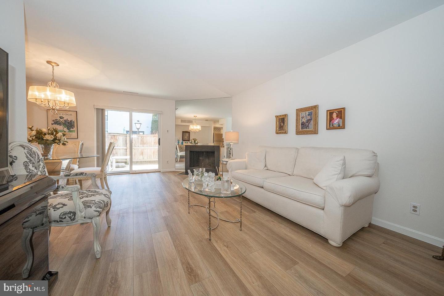1730 Oakwood Ter #9-a Property Photo 23
