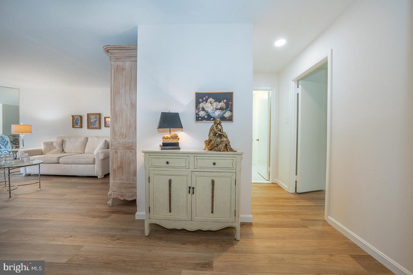 1730 Oakwood Ter #9-a Property Photo 29
