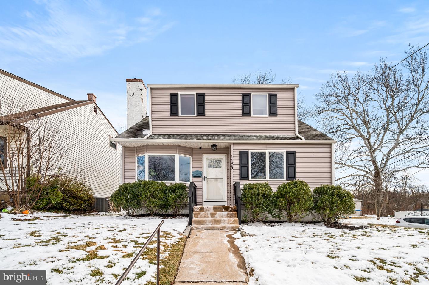 1129 Hall Ave Property Photo