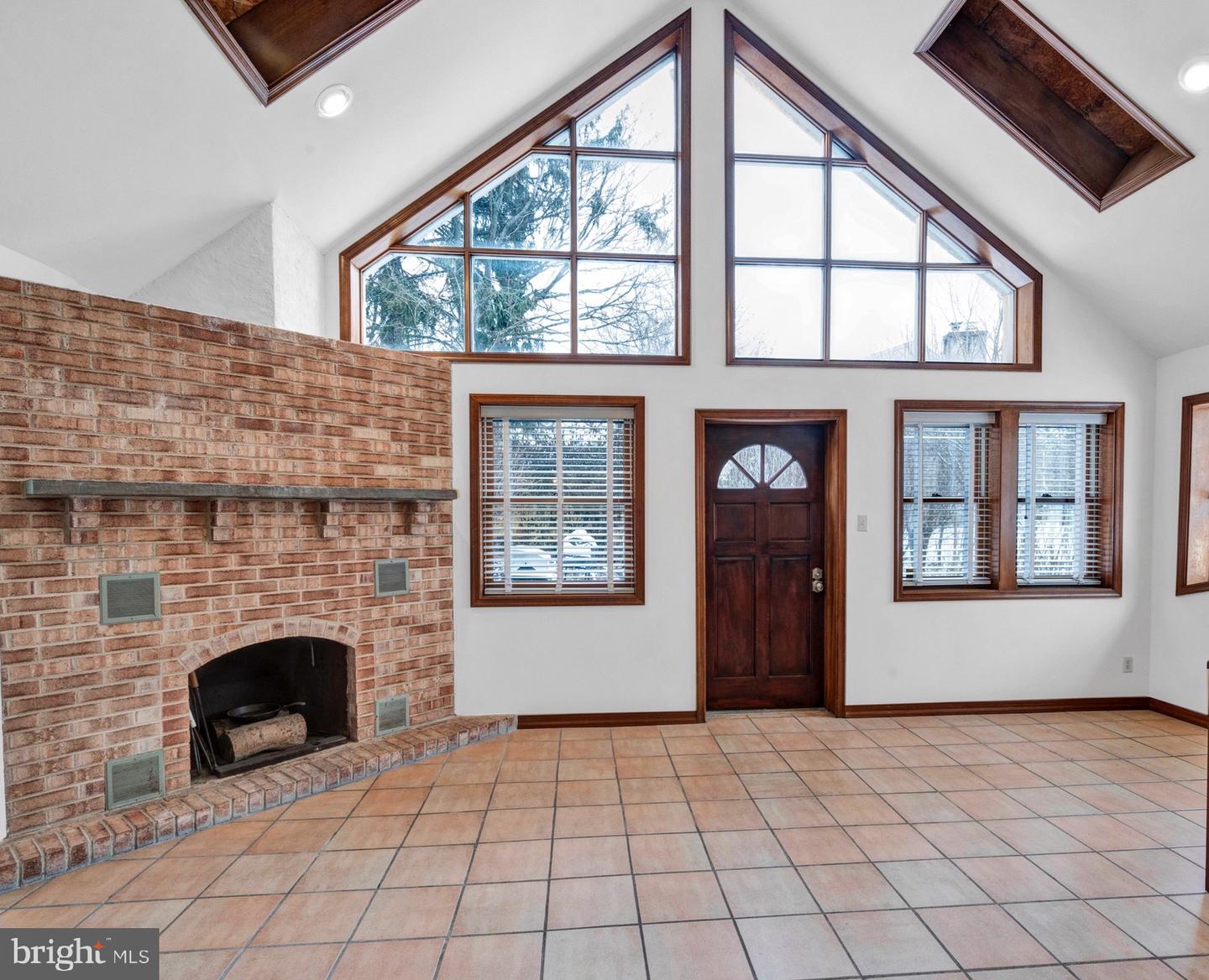 2939 W Germantown Pike Property Photo