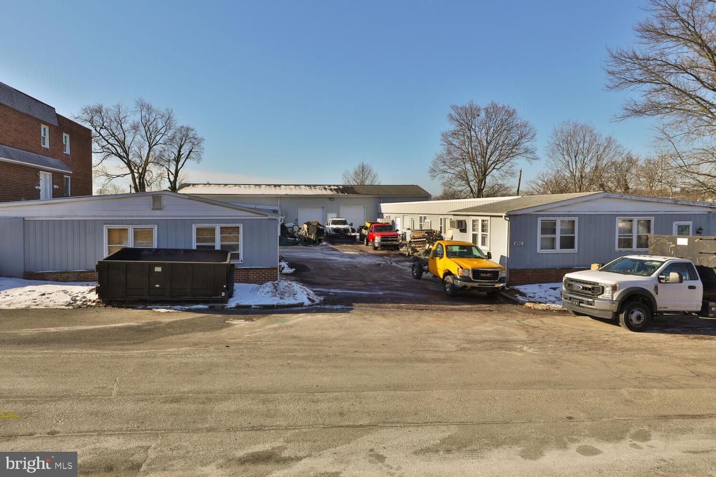 420 W Poplar St Property Photo 2
