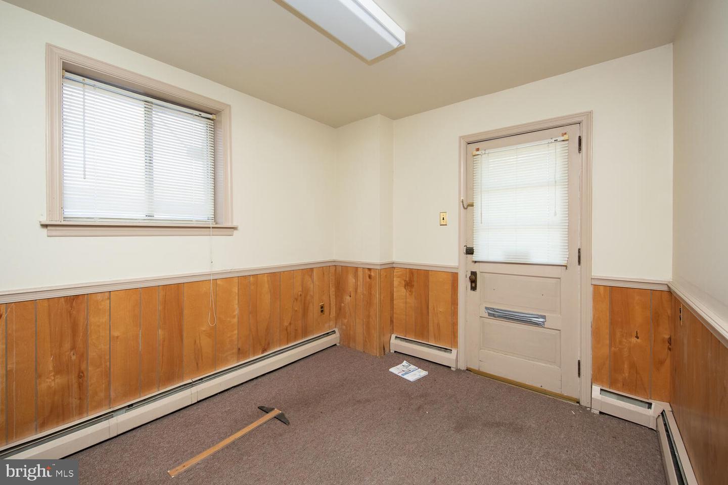 420 W Poplar St Property Photo 24