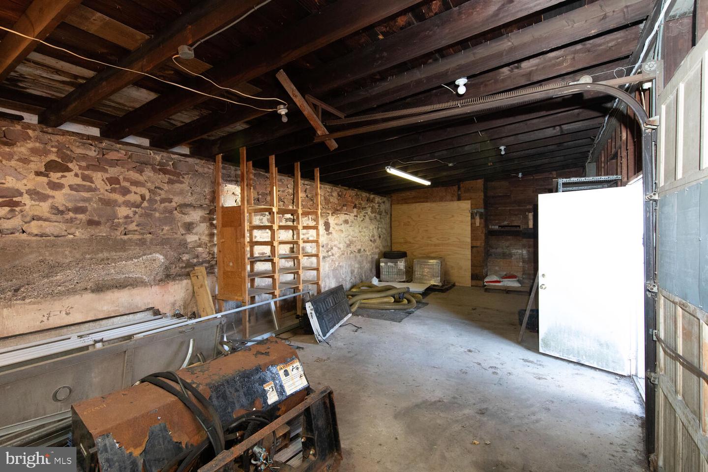 420 W Poplar St Property Photo 32